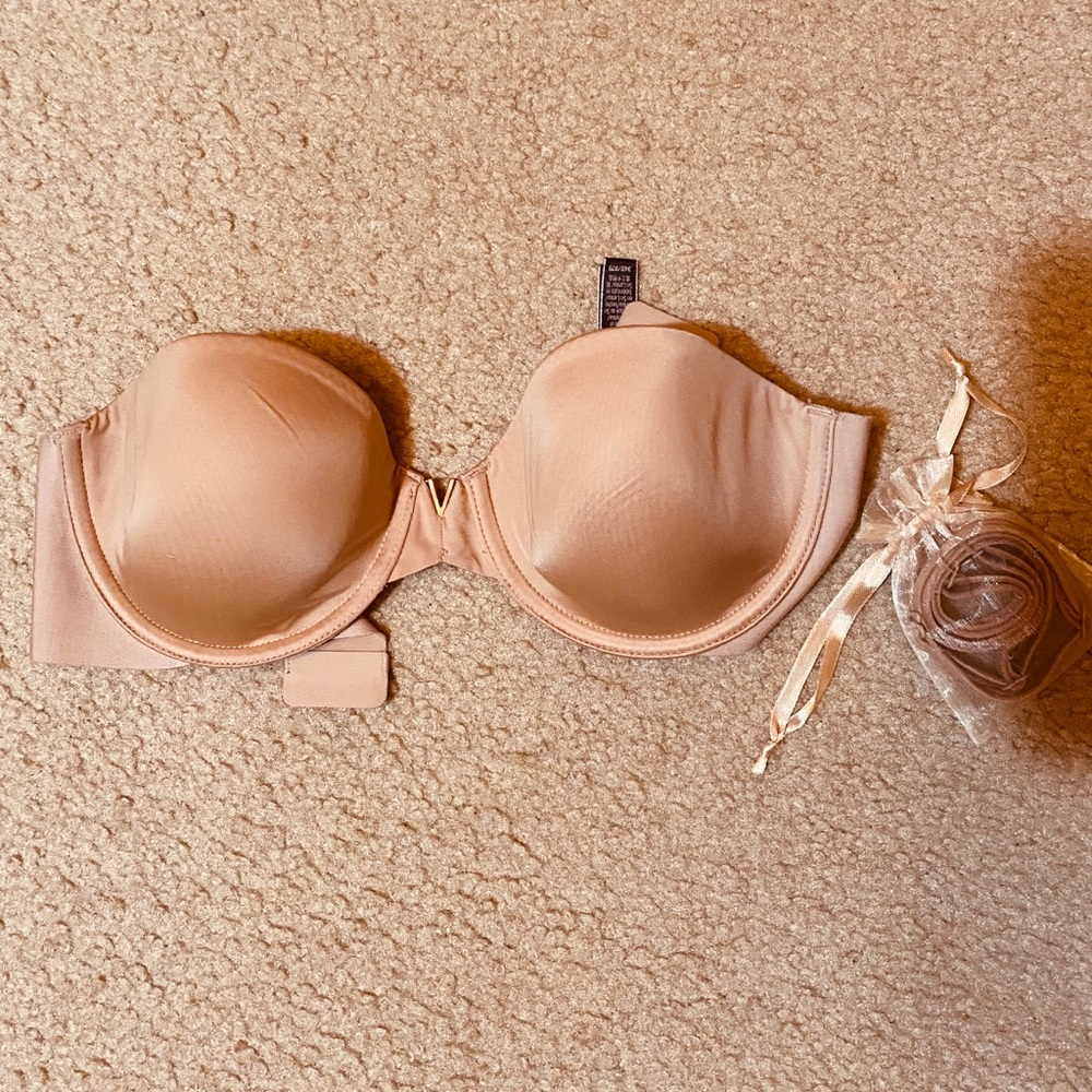 Victoria’s Secret Strapless Bra